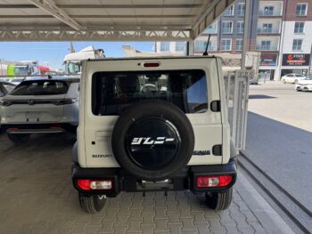 SUZUKI JIMNY NOMADE